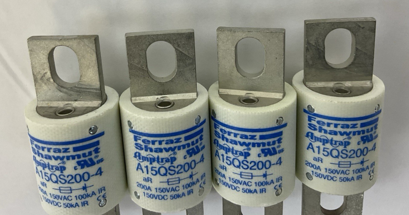 FERRAZ SHAWMUT A15QS200-4 AMPTRAP 200A 150V FUSE **LOT OF 4**