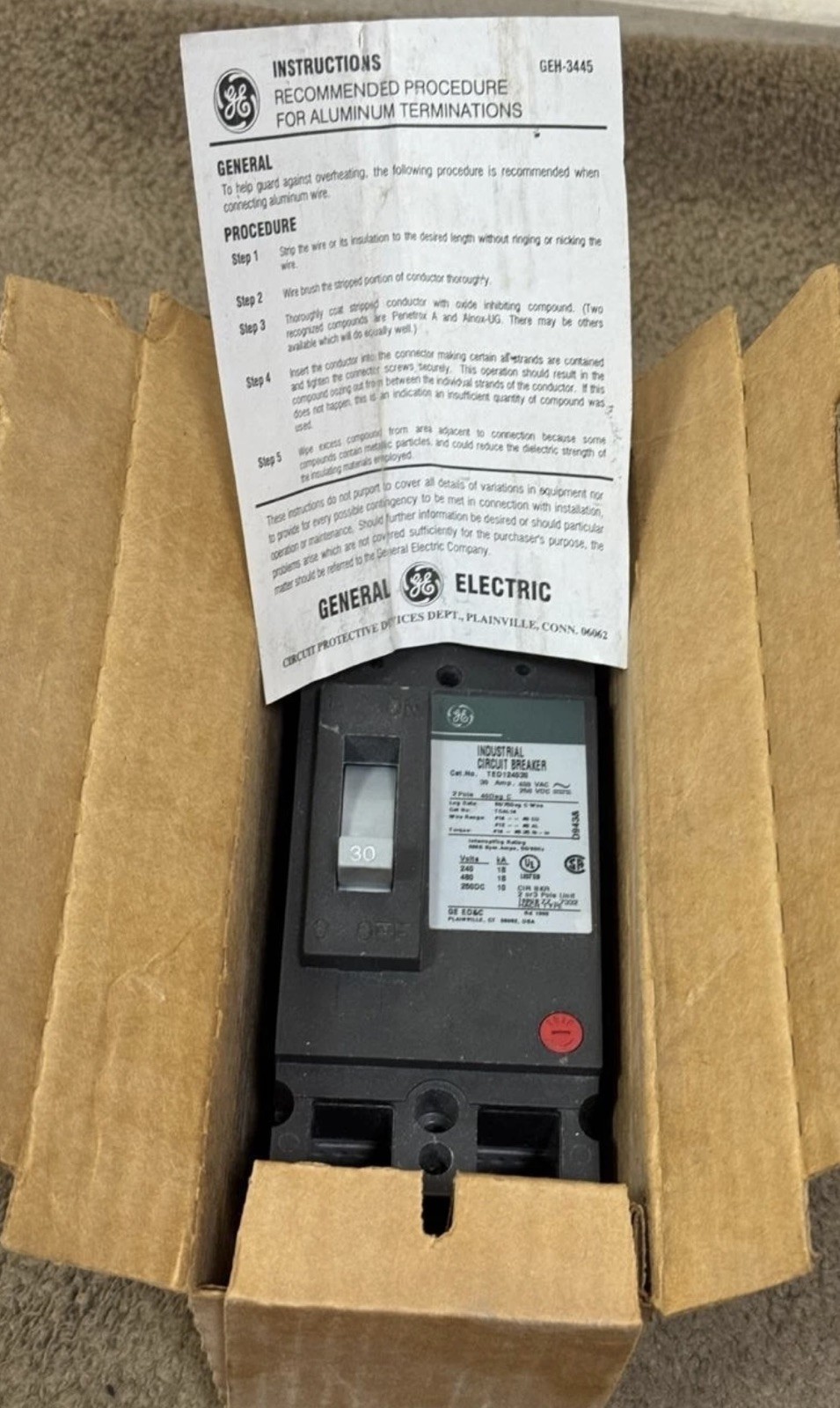 GE / Industrial Circuit Breaker / TED124010