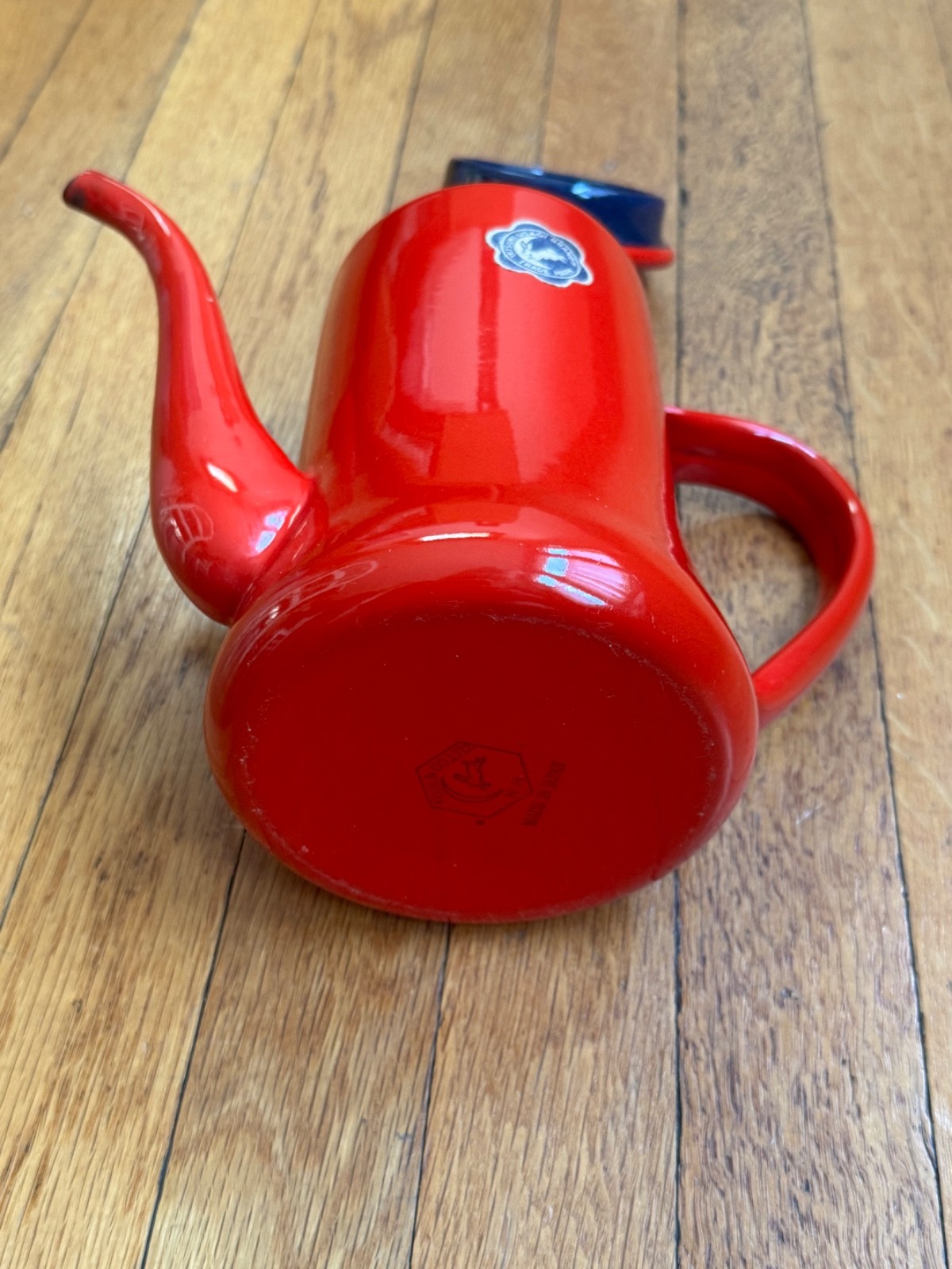 Tsukiusagijirushi Moon Rabbit Seal Slim Pot, 3.1 gal (1.2 L) Red enamel tea pot