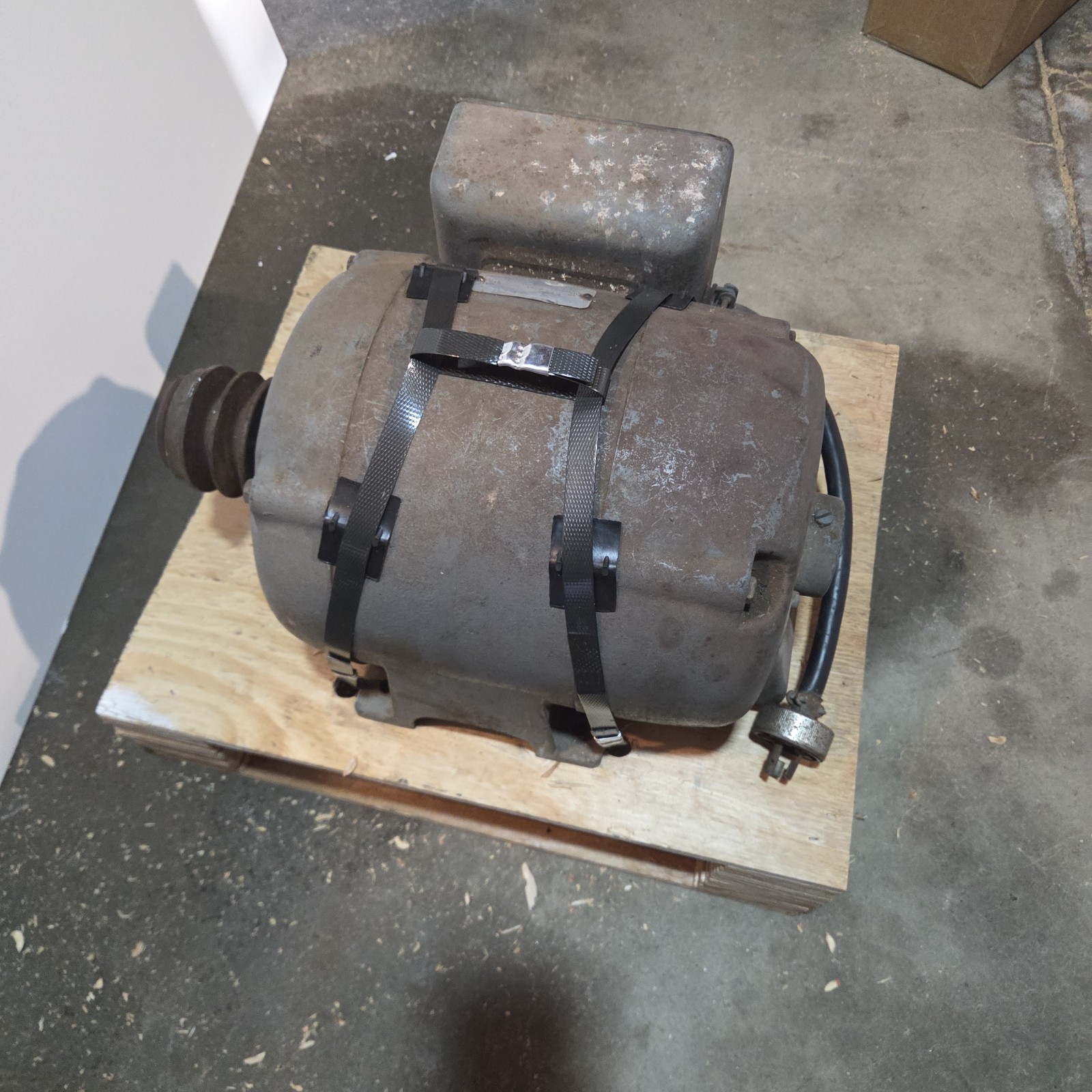Delco Electric Motor 2HP 1725 RPM 115/230V Frame 213 C540 USA Freight Ready