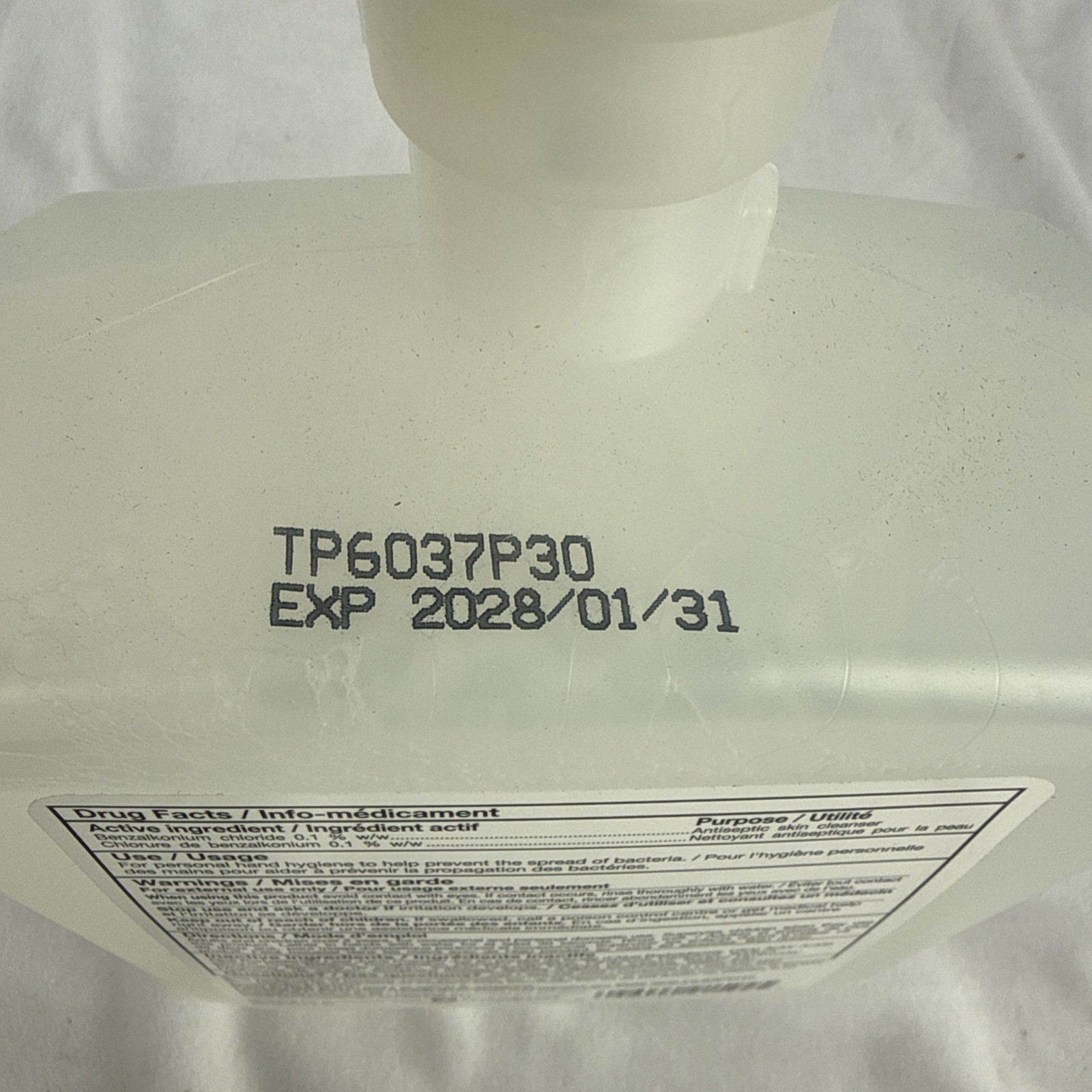 Scott 91594 Antimicrobial Foam Skin Cleanser 1.2L Exp. 01/28 Case of 2