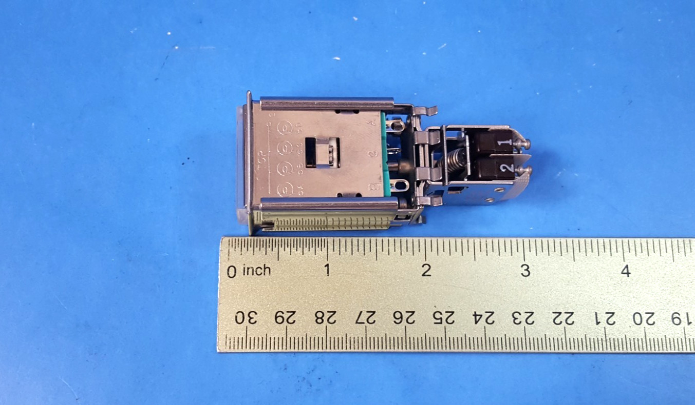 ONE-Indicating Switch, EATON, DPDT, 10EA1C1F10J2L(W)N1R1V12 Auto, w/ microswitch