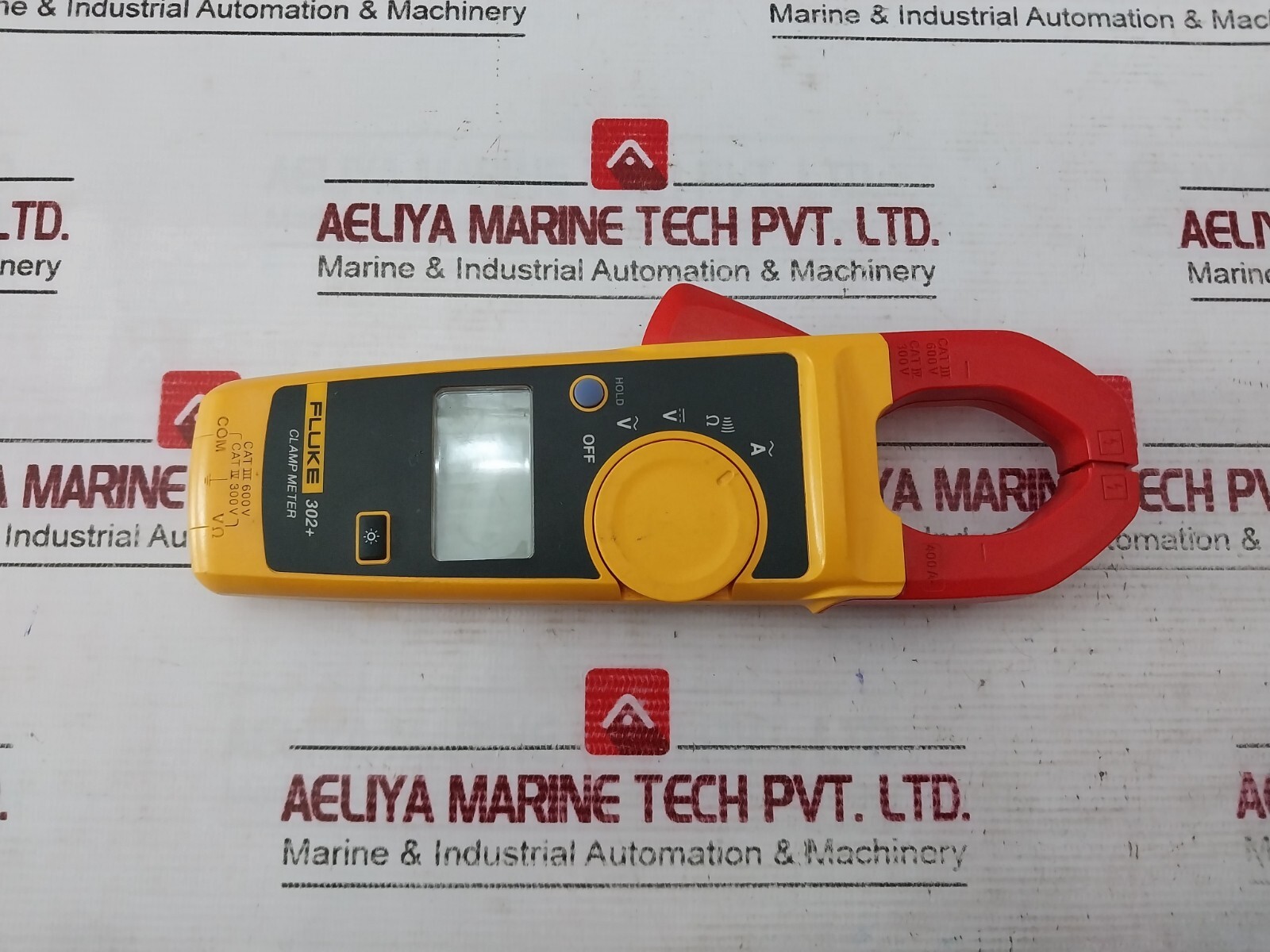 FLUKE 302+ Digital Clamp Meter CAT III 600V CAT IV 300V 46734671MV