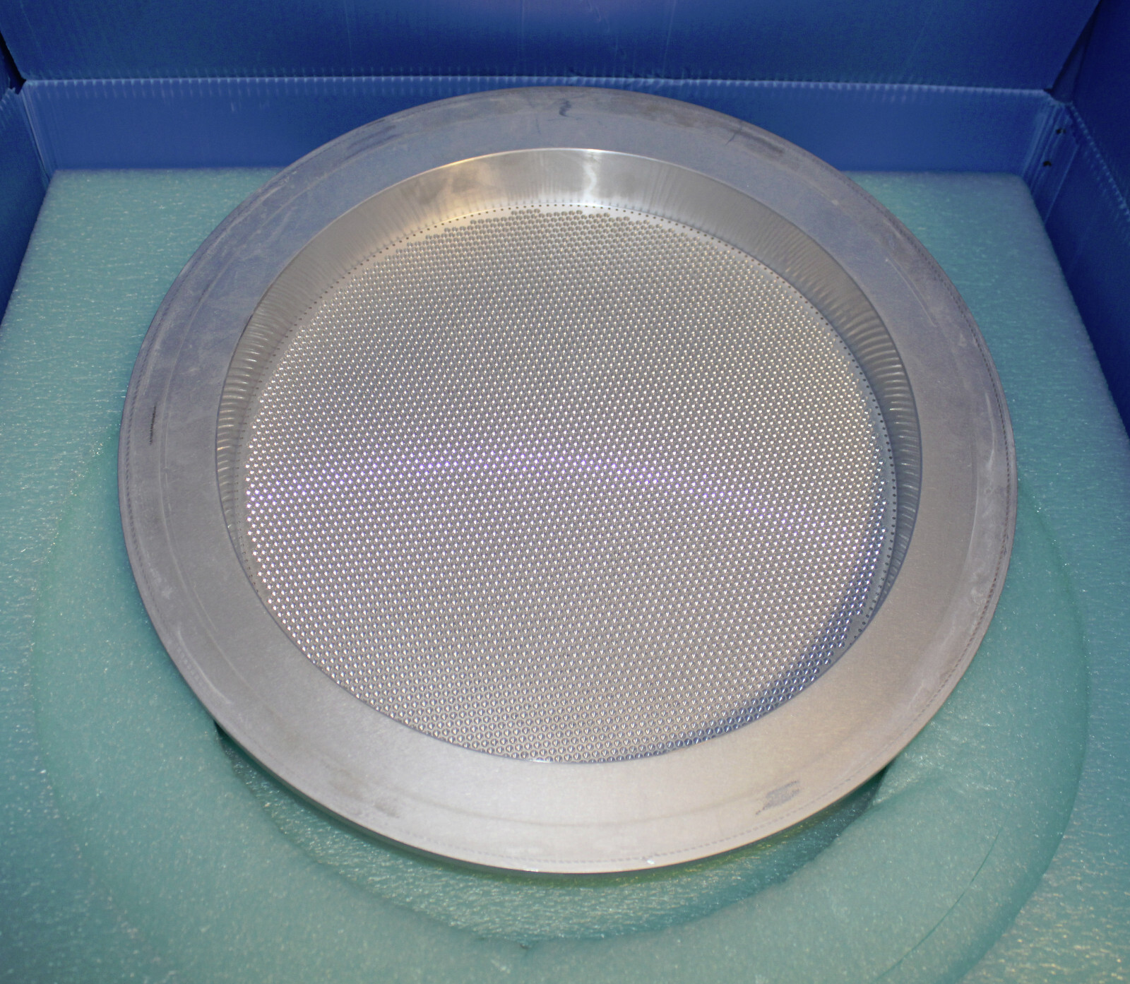 AMAT FACEPLATE LOWK XTRA ROW EXTENDING FLO 300mm Applied Materials 0021-42136