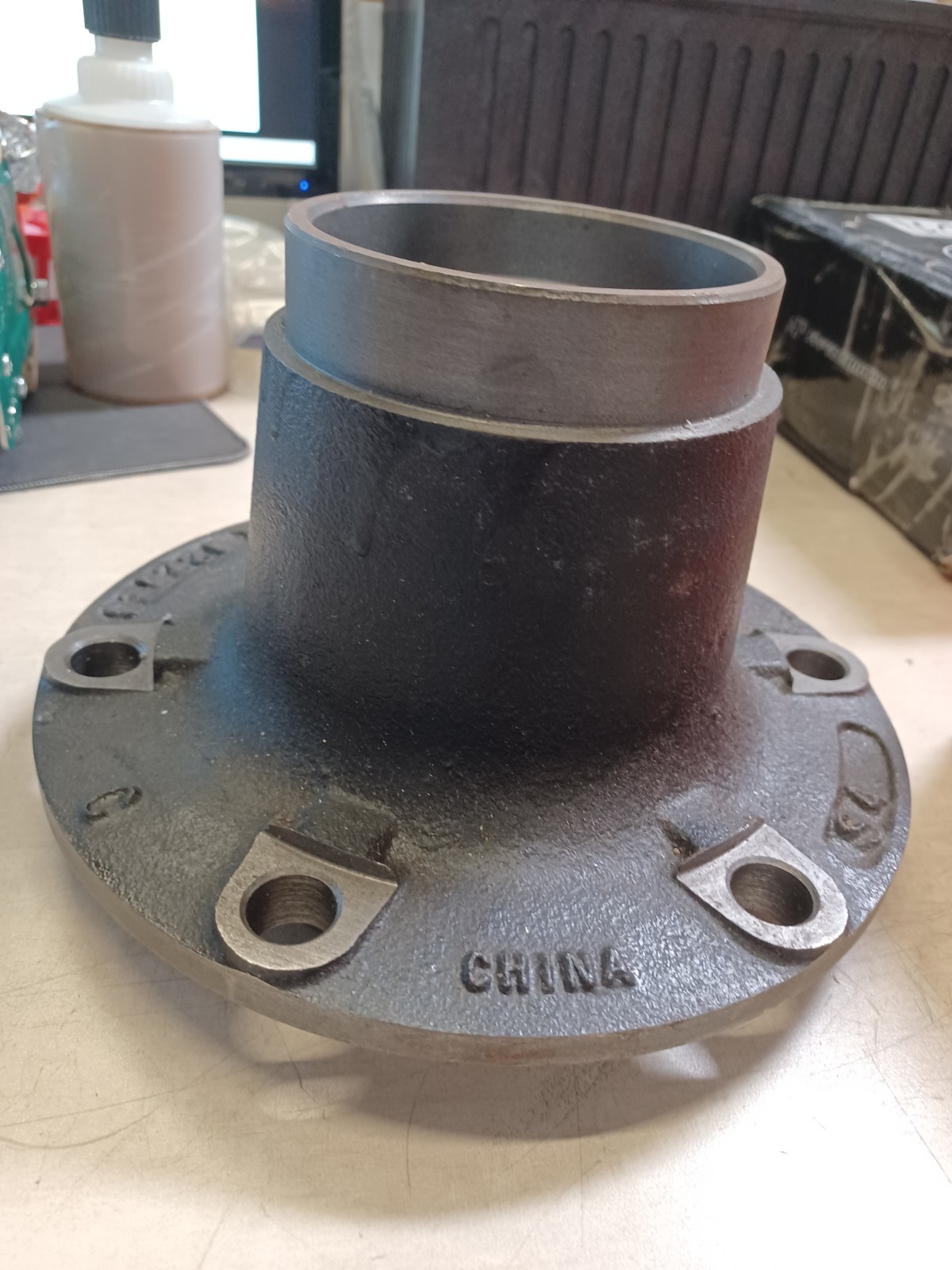 150.T1601 Watson & Chalin 8K Steerable Lift Axle Wheel Hub