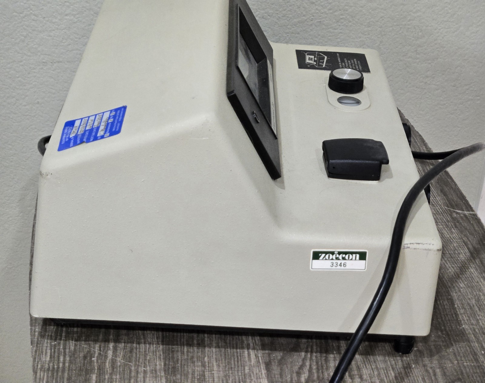 Bausch & Lomb Spectronic 20 Table-top Laboratory Spectrophotometer