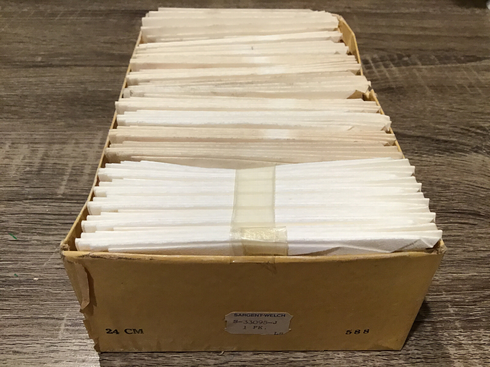 Sargent Welch Grade S-33095-J Filter Papers 24.0 cm Circles / Partial Open Pack