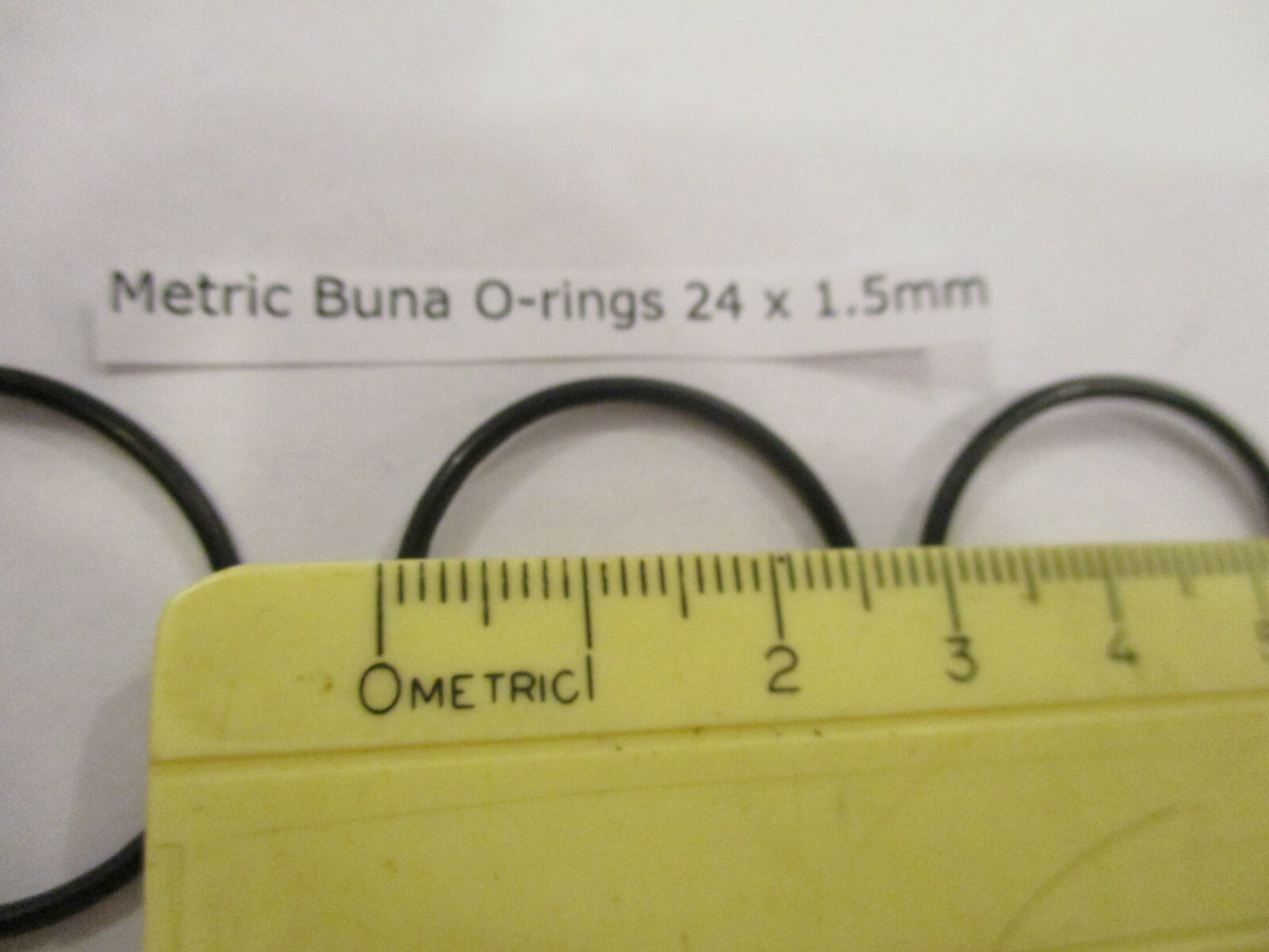 24mm ID x 27mm OD x 1.5mm thick O-ring. Buna-70. Quan 3.