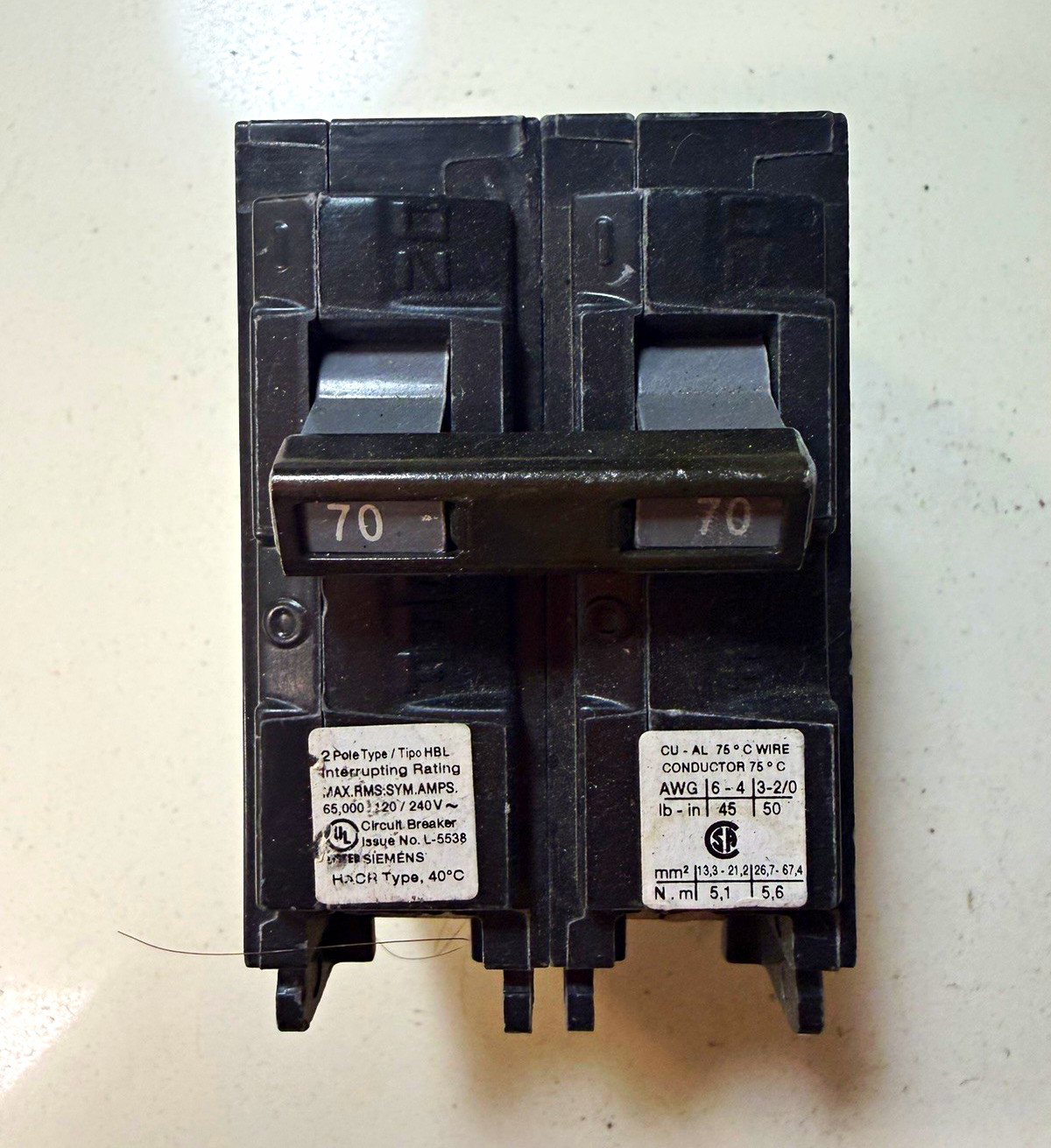 Siemens B270HH Circuit Breaker, 70A, 2 Pole, 201-250V, Trip Indicator