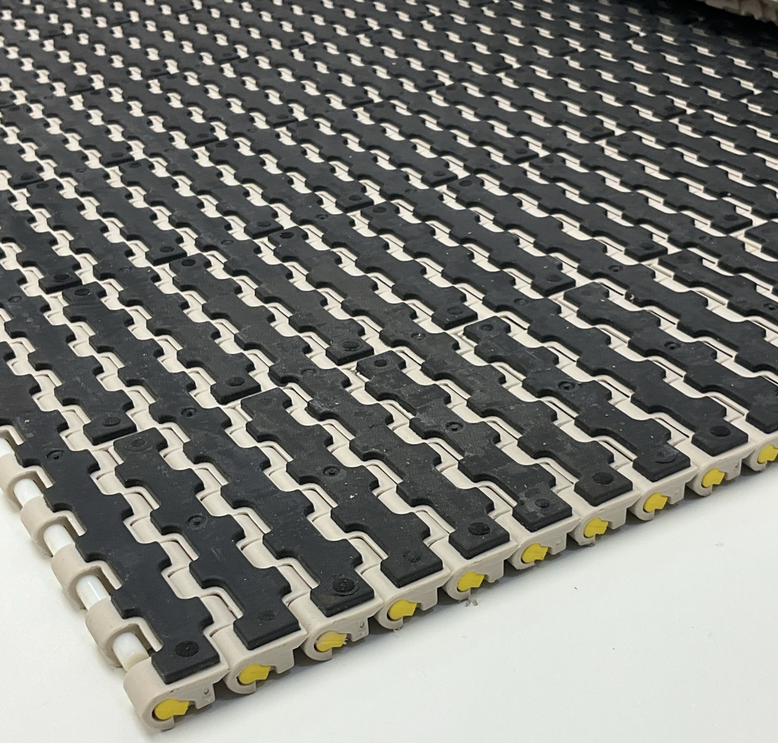 Rexnord HT1505RT-24IN High-Temperature Rubber-Top Conveyor Chain 24″ X 5′