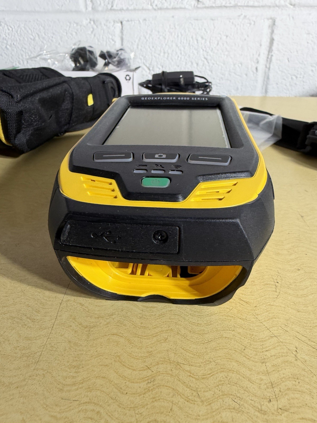 Trimble 88950-00 GeoExplorer 6000 Series GeoXH Handheld