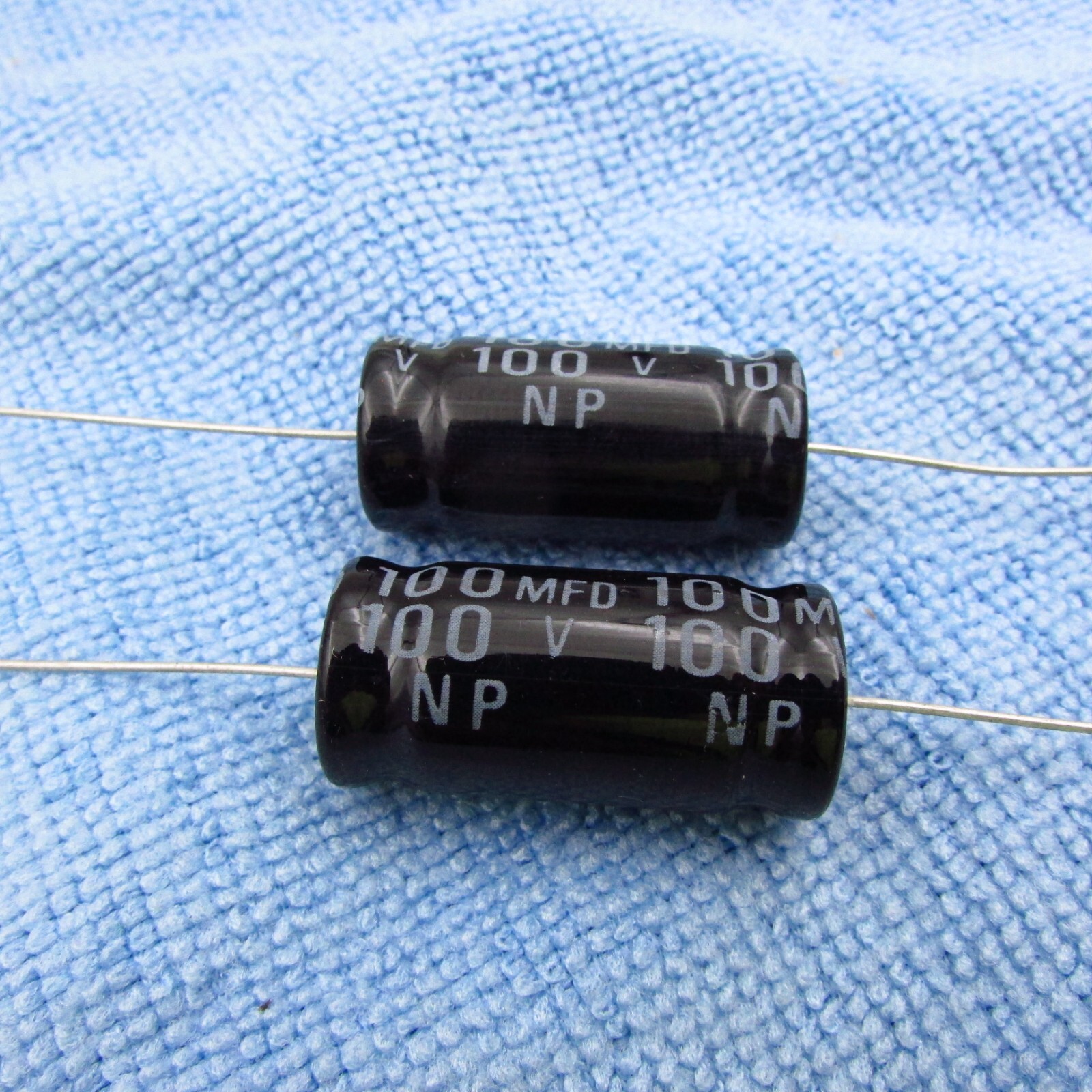 Qty 2 100uF 100V Electrolytic Non-Polarized Speaker Crossover Capacitor