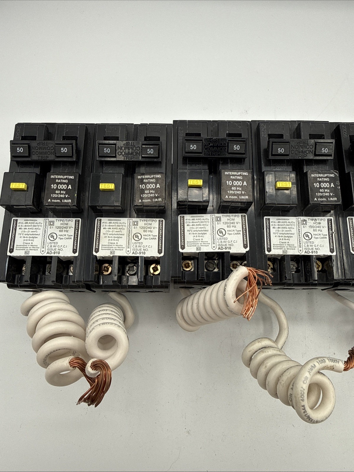 4 HOM250GFI 3 HOM230GFI MISSING 1 LUG 2 POLE GFCI GROUND-FAULT CIRCUIT BREAKER