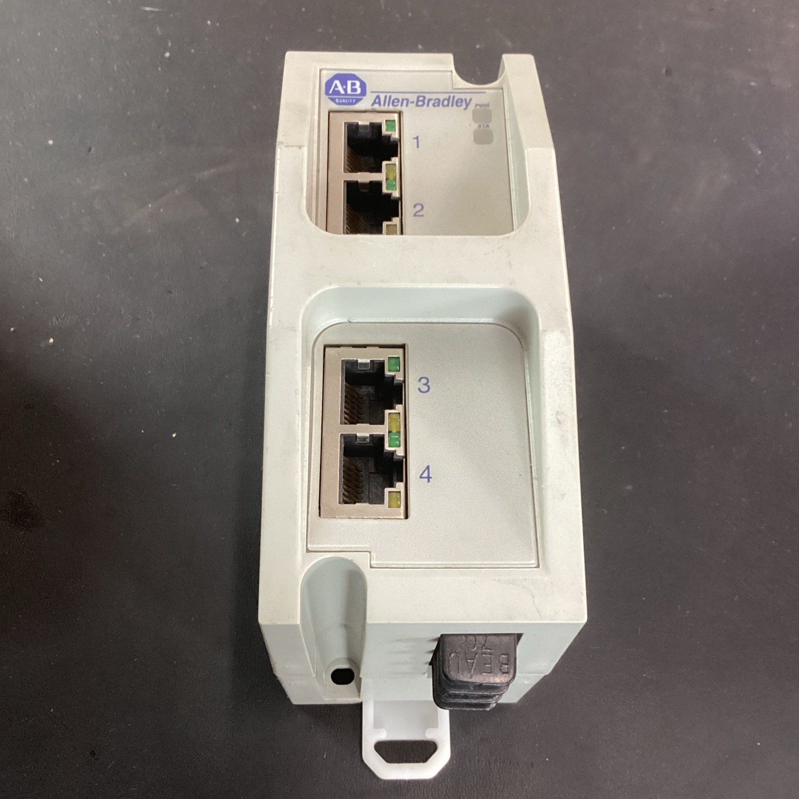 9300-4EDM ALLEN BRADLEY 4-PORT ETHERNET DIAGNOSTIC MODULE Used