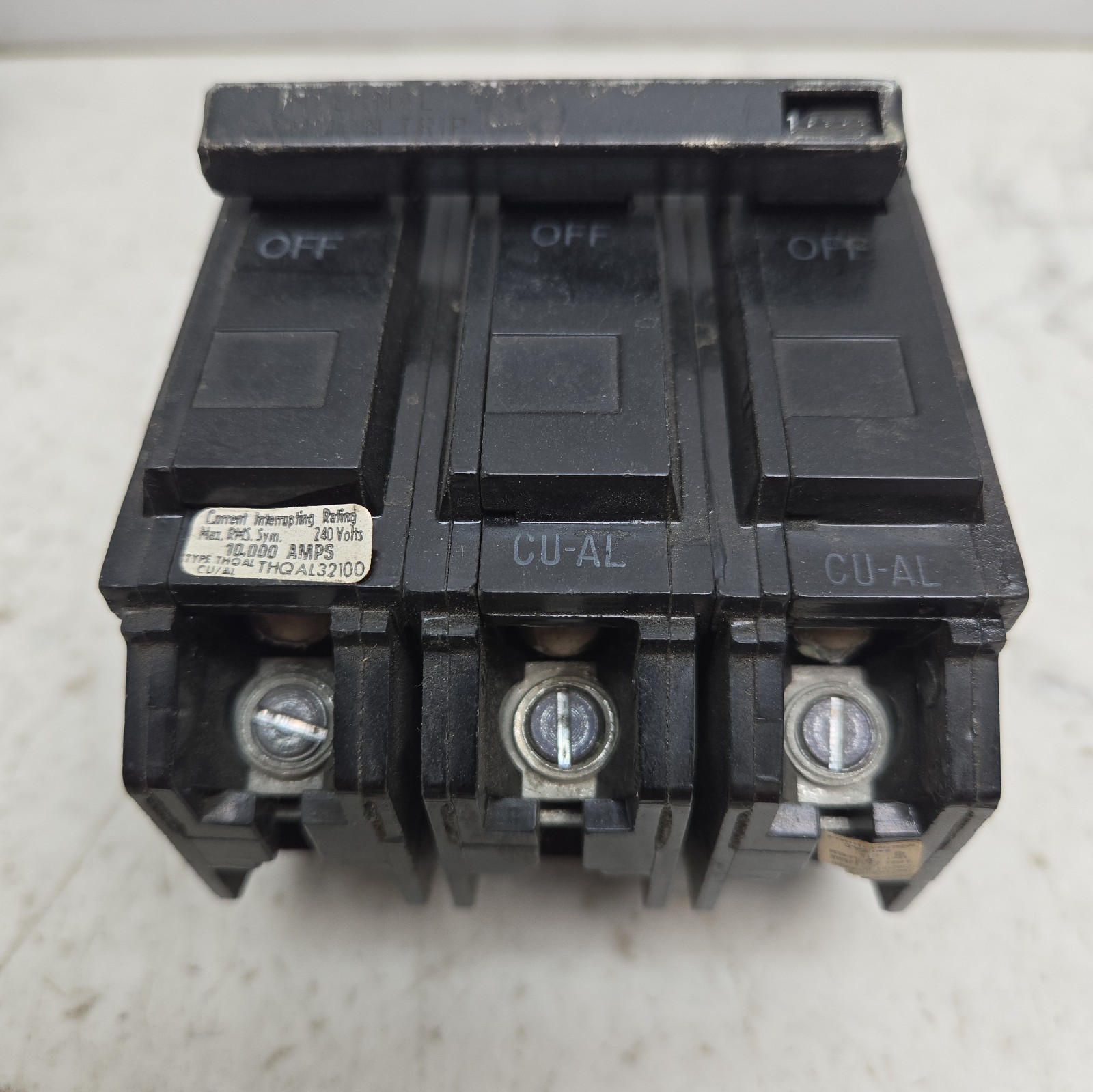 Mixed Lot of 3 Pole Circuit Breakers 100A 60A 30A Square D Ge See Pictures