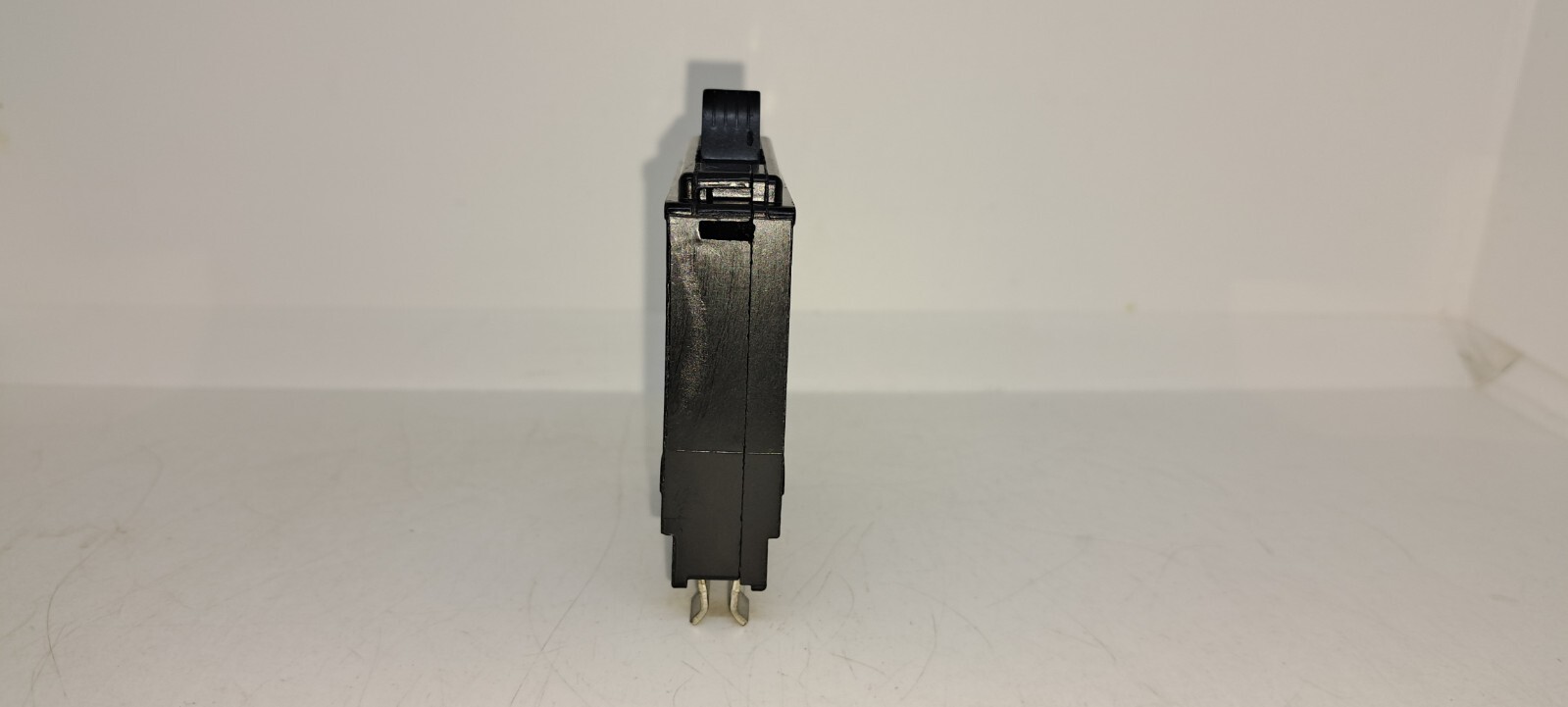 Square D QO115 15 Amp 1 Pole 120/240V Grooved Handle Circuit Breaker Type QO