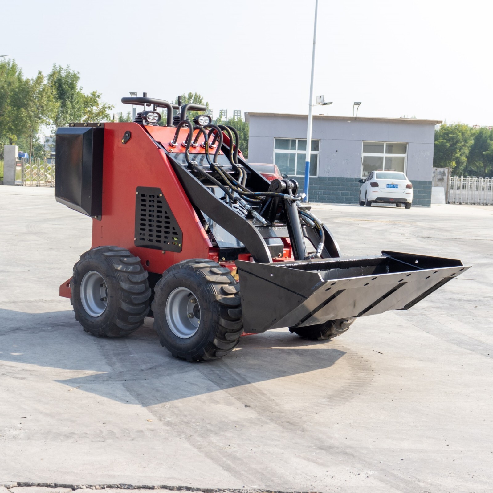 Free Shipping 320kg Wheel Mini Skid Steer Loader Stand On 13.5HP b&s Engine