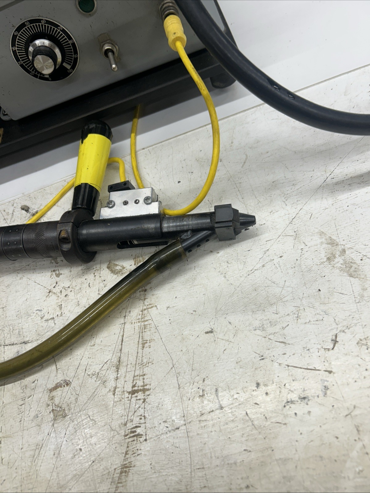 DTI 5000 Automatic Feed Screwdriver. Industrial Automatic Blow Feed Screw Gun.
