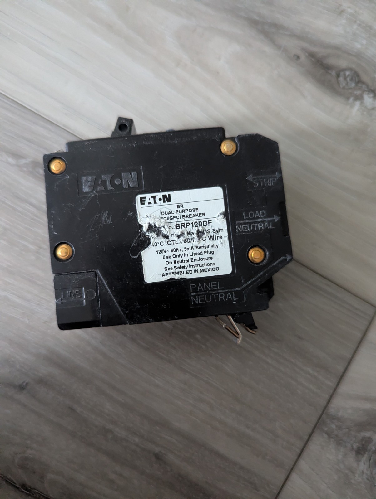 Eaton BRP120DF 120 20A 1-Pole Circuit Breaker. Afci/gfci Dual Function Breaker