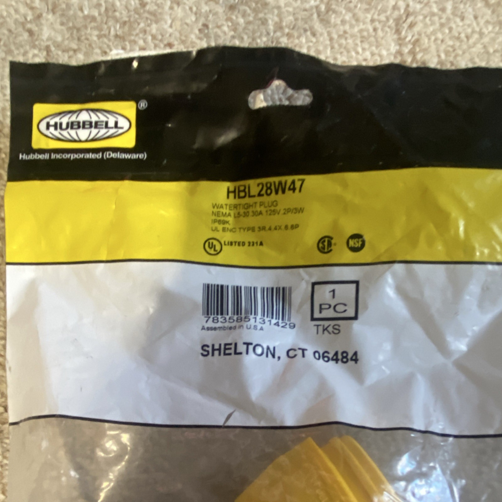Hubbell Watertight Electrical Plug NEMA L5-30 30A 125V Yellow Weather Resistant