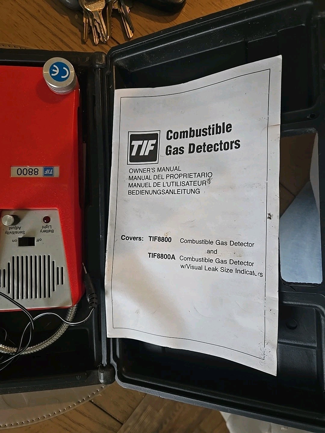 TIF8800 Combustible Gas Detector w/ Charger And Case Fully Tested And Working