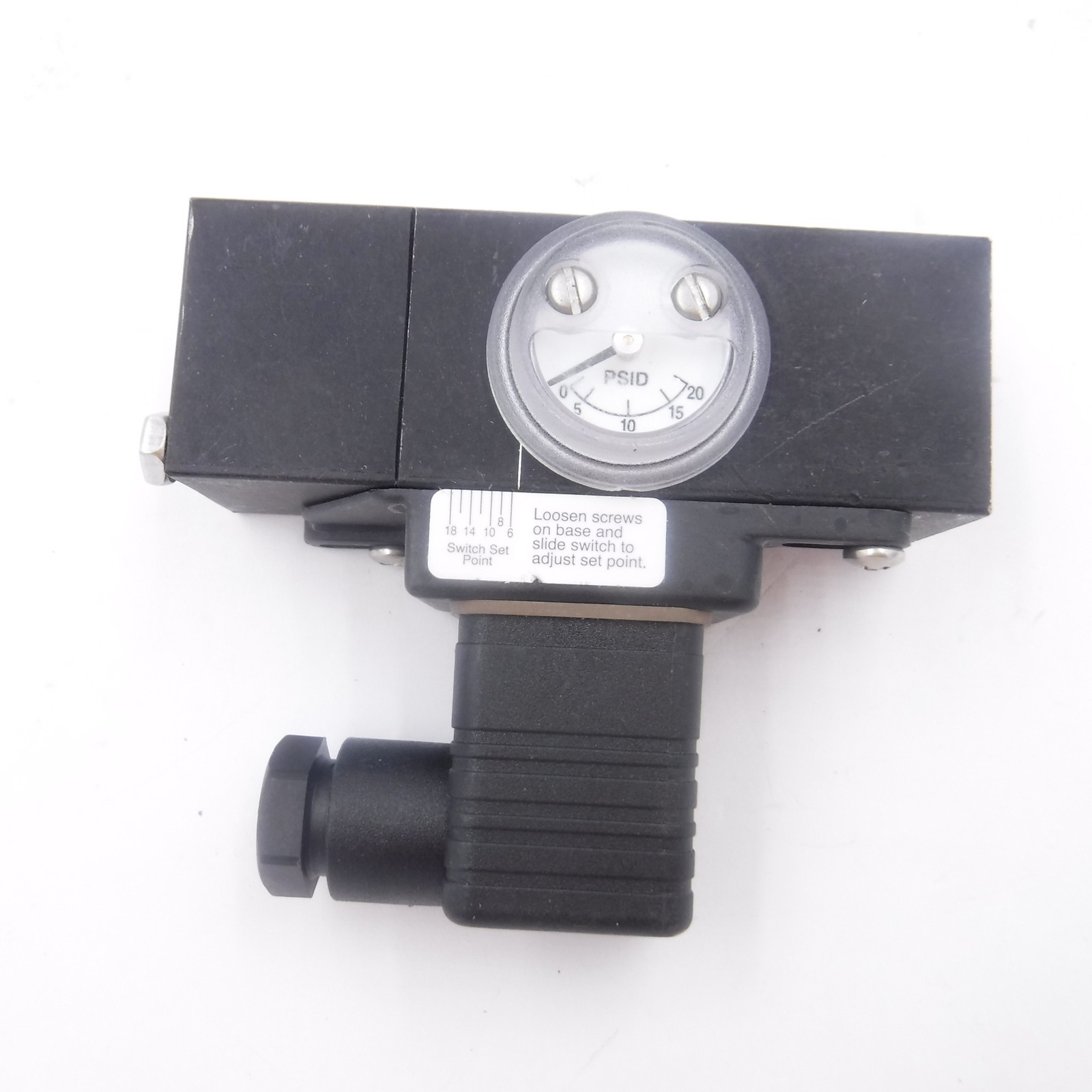 Yardney 166070020 Pressure Differential Switch 0-20 psi Aluminum 200°F Max