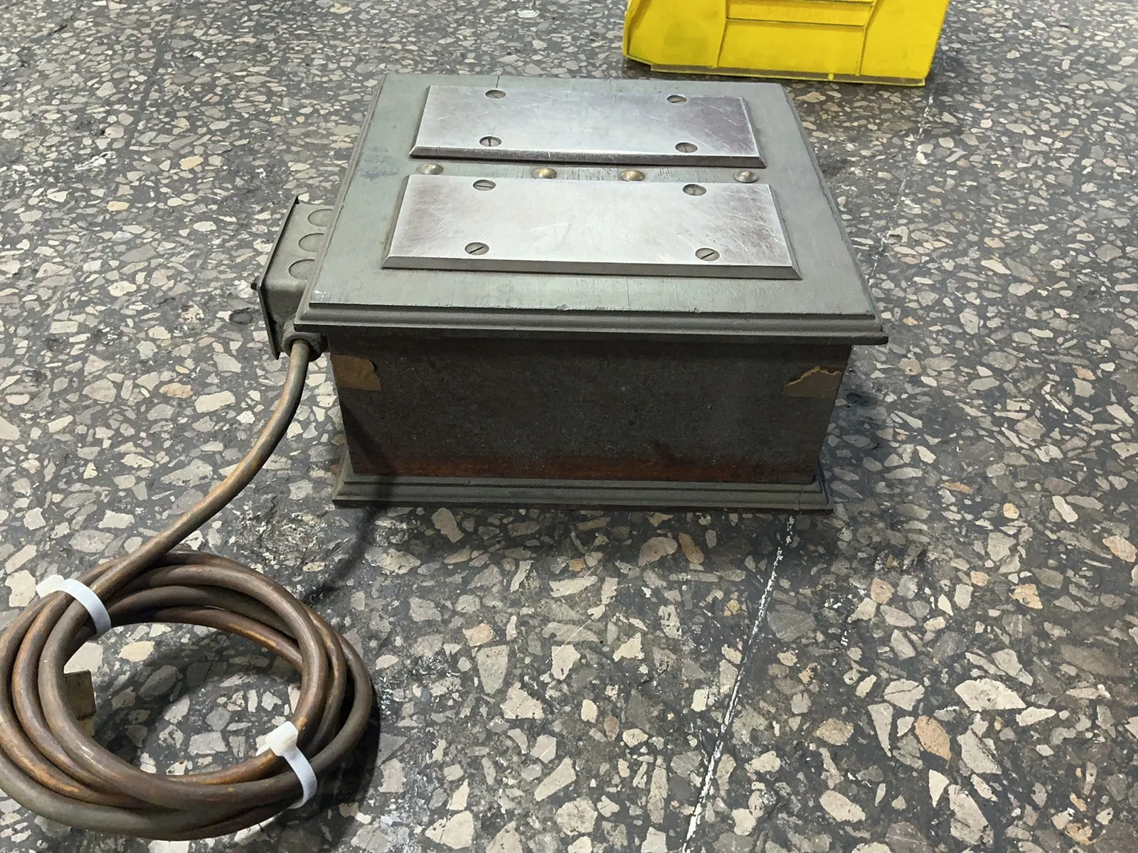 THE TAFT-PEIRCE MANUFACTURING COMPANY SURFACE DEMAGNITIZER