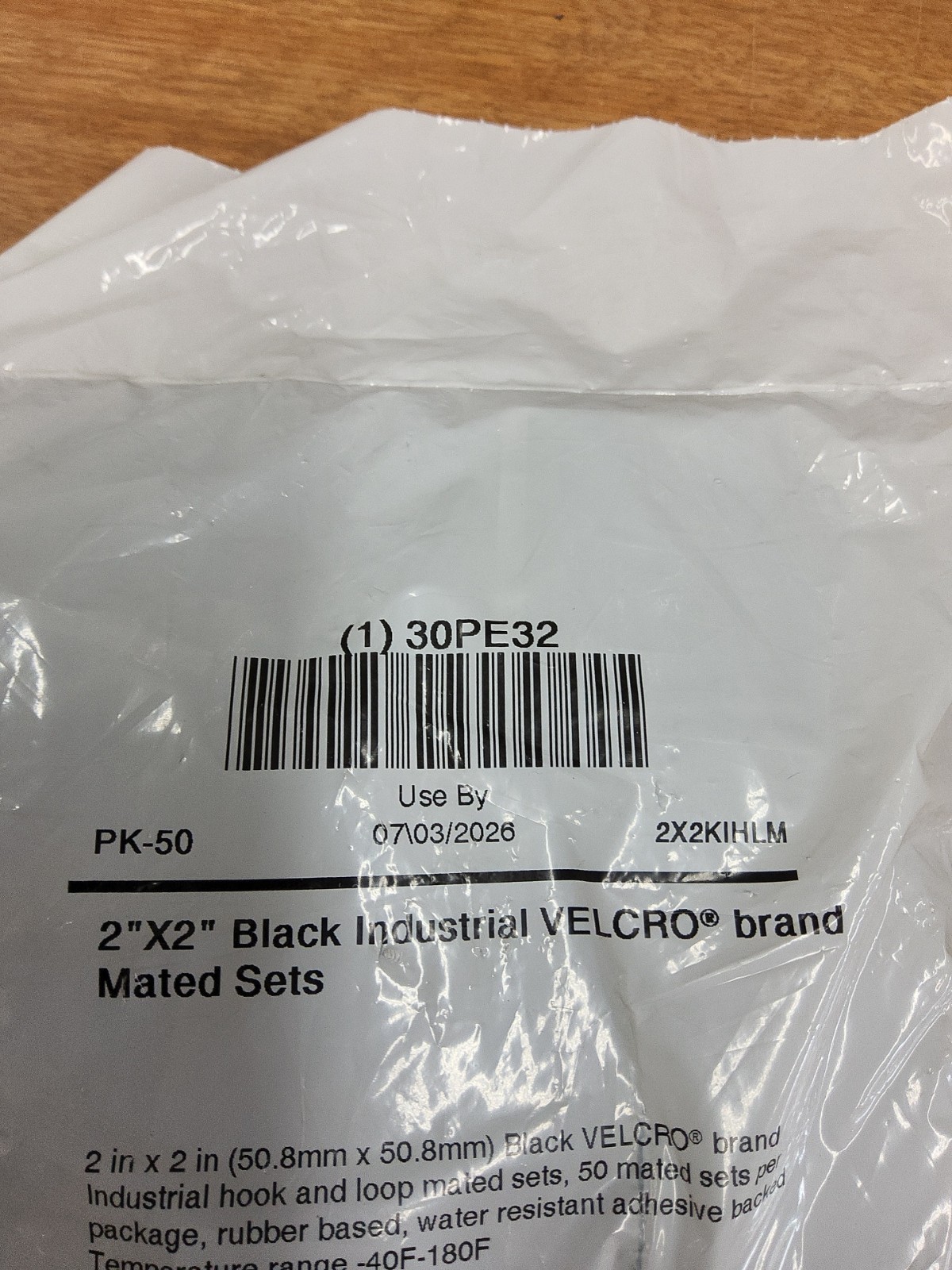 VELCRO Brand Industrial 2″ x 2″ Black Hook & Loop Mated Sets 50pk 2X2KIHLM. SB9