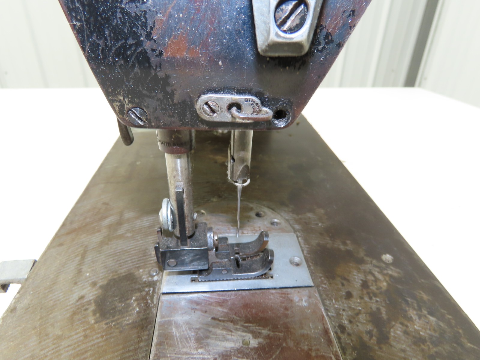 Singer 457G1 Industrial Sewing Machine Head Single Needle Lockstitch Zig Zag