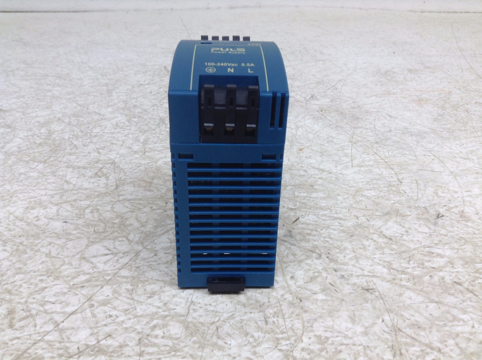 Puls ML30.101 5-5.5 VDC 5 Amp 25 Watt Power Supply ML30101 ML30