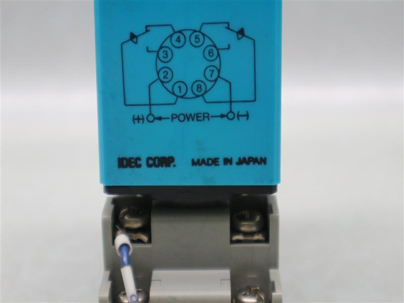 Idec RTE RTE-P11 RTEP11 Electronic Timer 24VAC/DC 120/240VAC 10A(Res.) w/ Socket