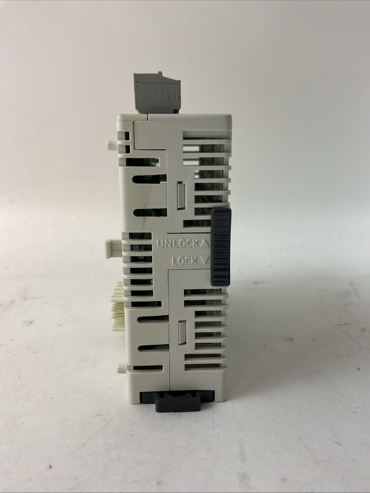 AUTOMATIONDIRECT C0-08TD1 OUTPUT MODULE 3.3-27VDC 0.3A/pt