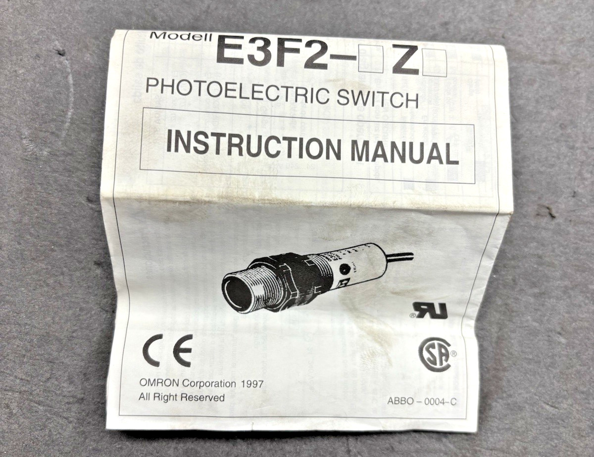 OMRON E3F2-R2Z1 2M RETRO-REFLECTIVE PHOTOELECTRIC SWITCH SENSOR 24 to 240 VAC⚡FS
