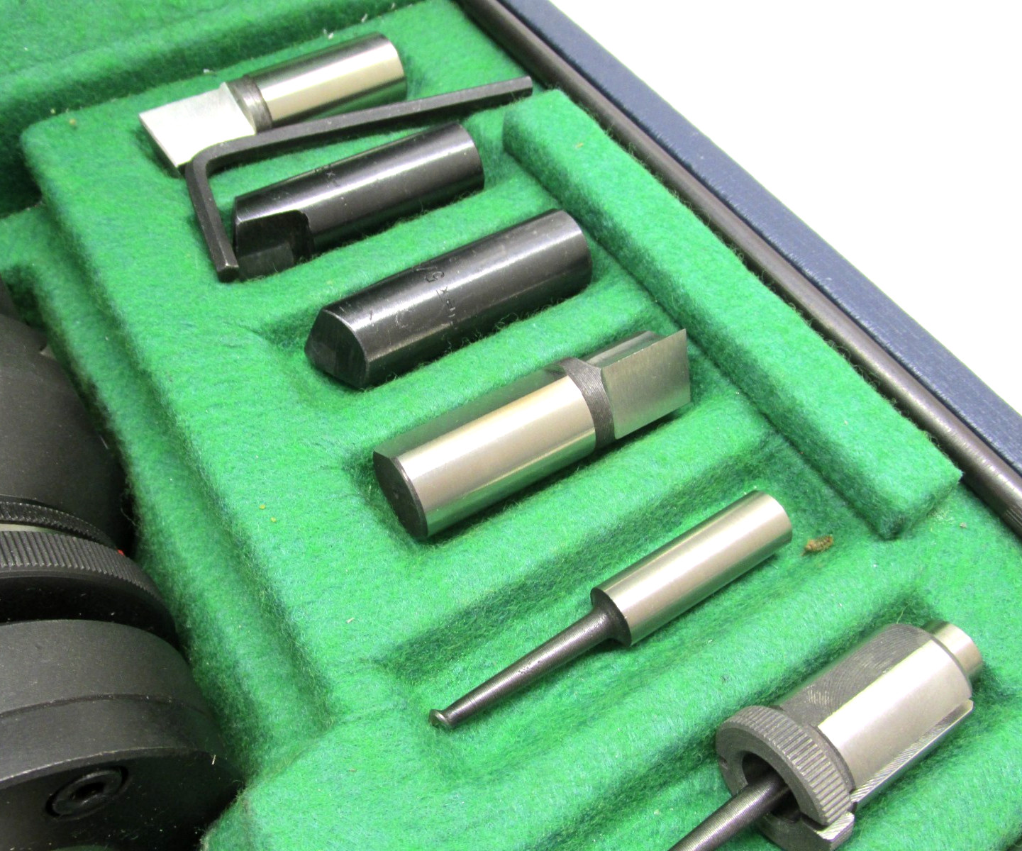 PRISTINE! NAREX 5/8″ UNIVERSAL BORING & FACING HEAD w/ R8 SHANK – #Vhu 1-3/8″
