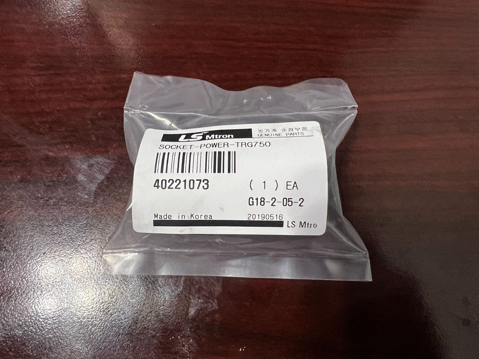 Genuine OEM LS Tractor SOCKET-POWER-TRG750 (40221073)