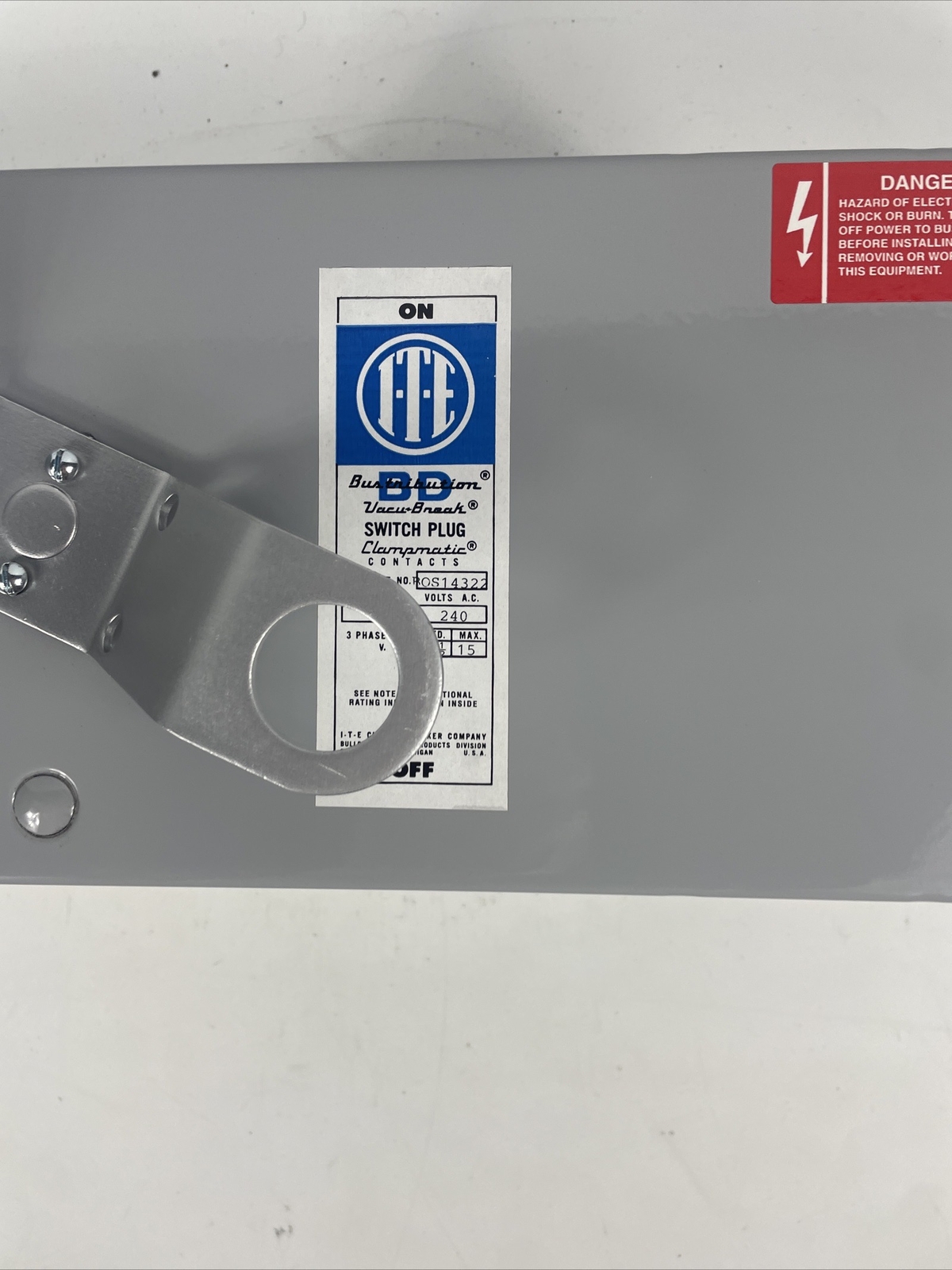 ITE SIEMENS BOS14322 60 AMP 240 VOLT 3P 3 WIRE, FUSIBLE, BUSWAY SWITCH BUS PLUG