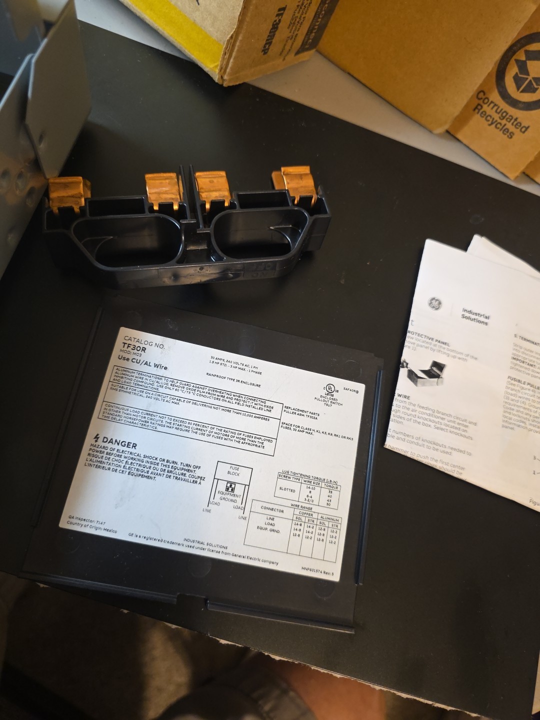 GE AC Disconnect Outdoor Switch 30A 120/240V TF30RCP