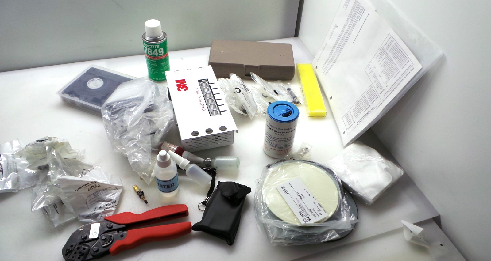 3M 6312 OVEN-HOT MELT Bundle – with Case / Accessories as showing on the picture