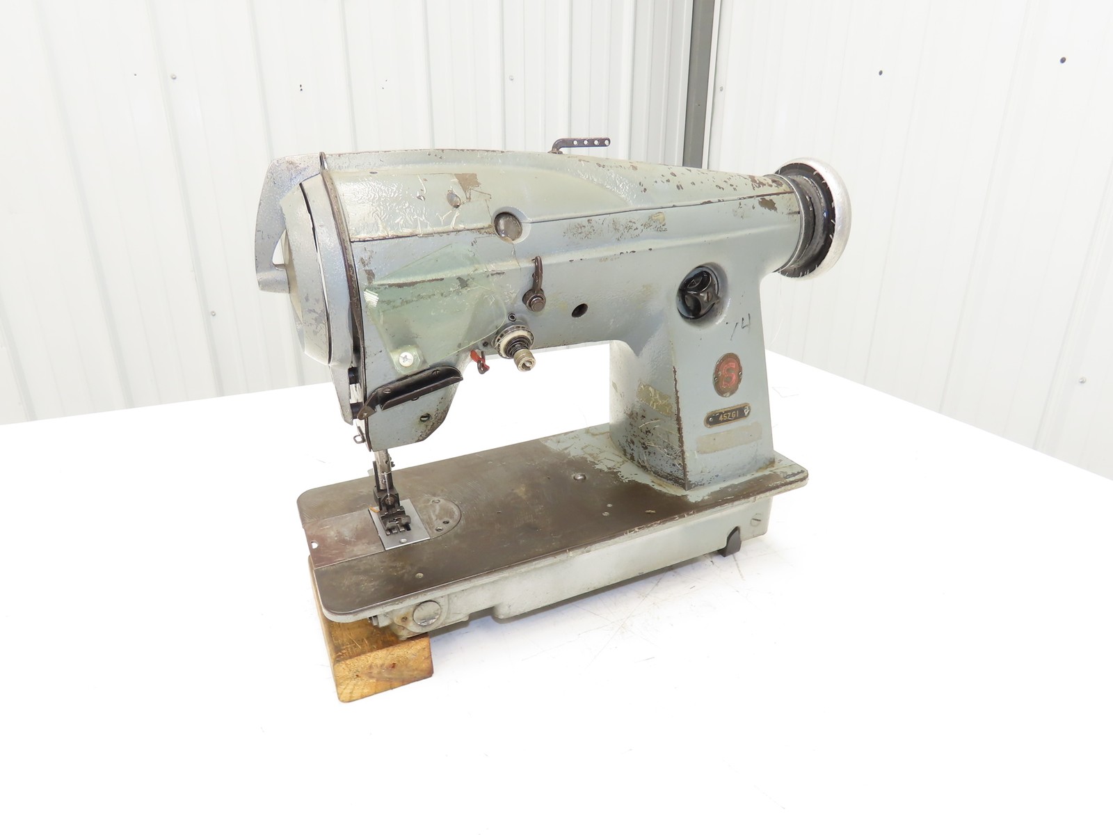 Singer 457G1 Industrial Sewing Machine Head Single Needle Lockstitch Zig Zag