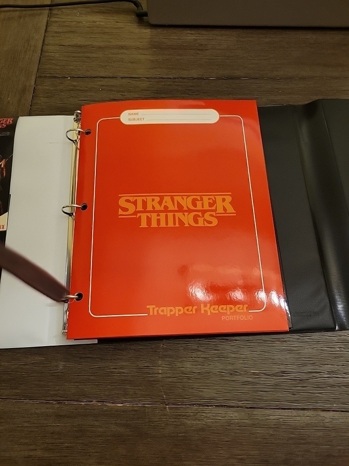 Mead Stranger Things Trapper Keeper Portfolio 3-Ring Storage Binder 1in 175