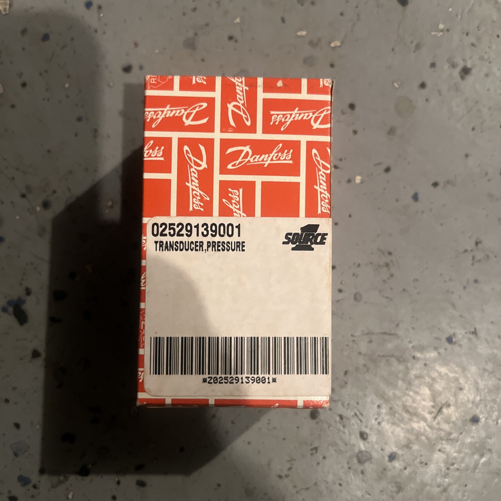 Brand New Danfoss AKS 32R 060G2154 For Danfoss YORK PRESSURE TRANSMITTER