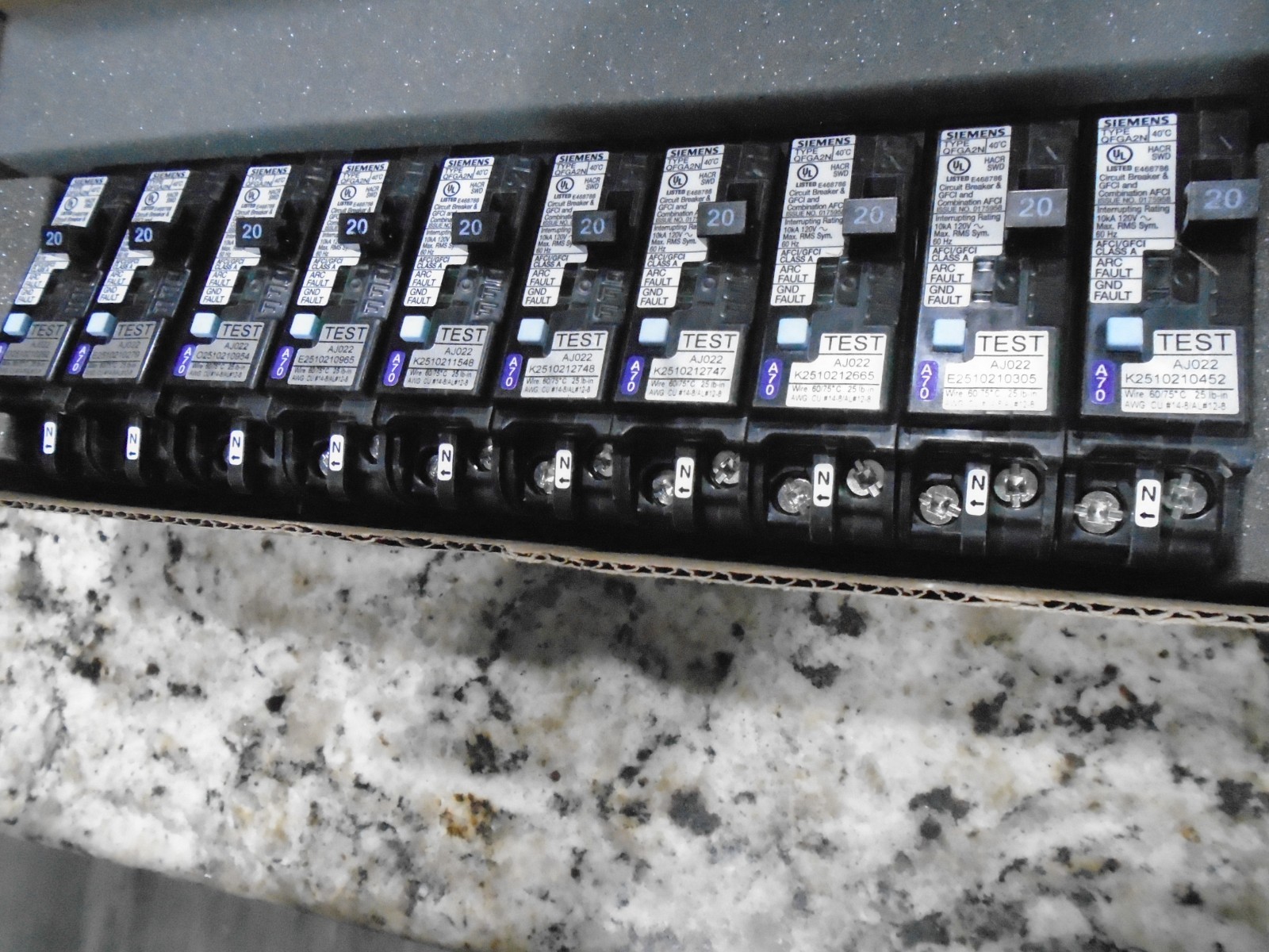 SIEMENS Q120DFN 20AMP DUAL FUNCTION COMBINATION ARC FAULT & GFI BREAKER NEW