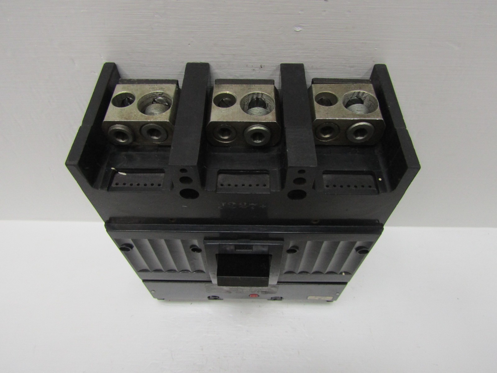 GE General Electric TJD432400 400 Amp 240V 3-Pole Circuit Breaker 400A