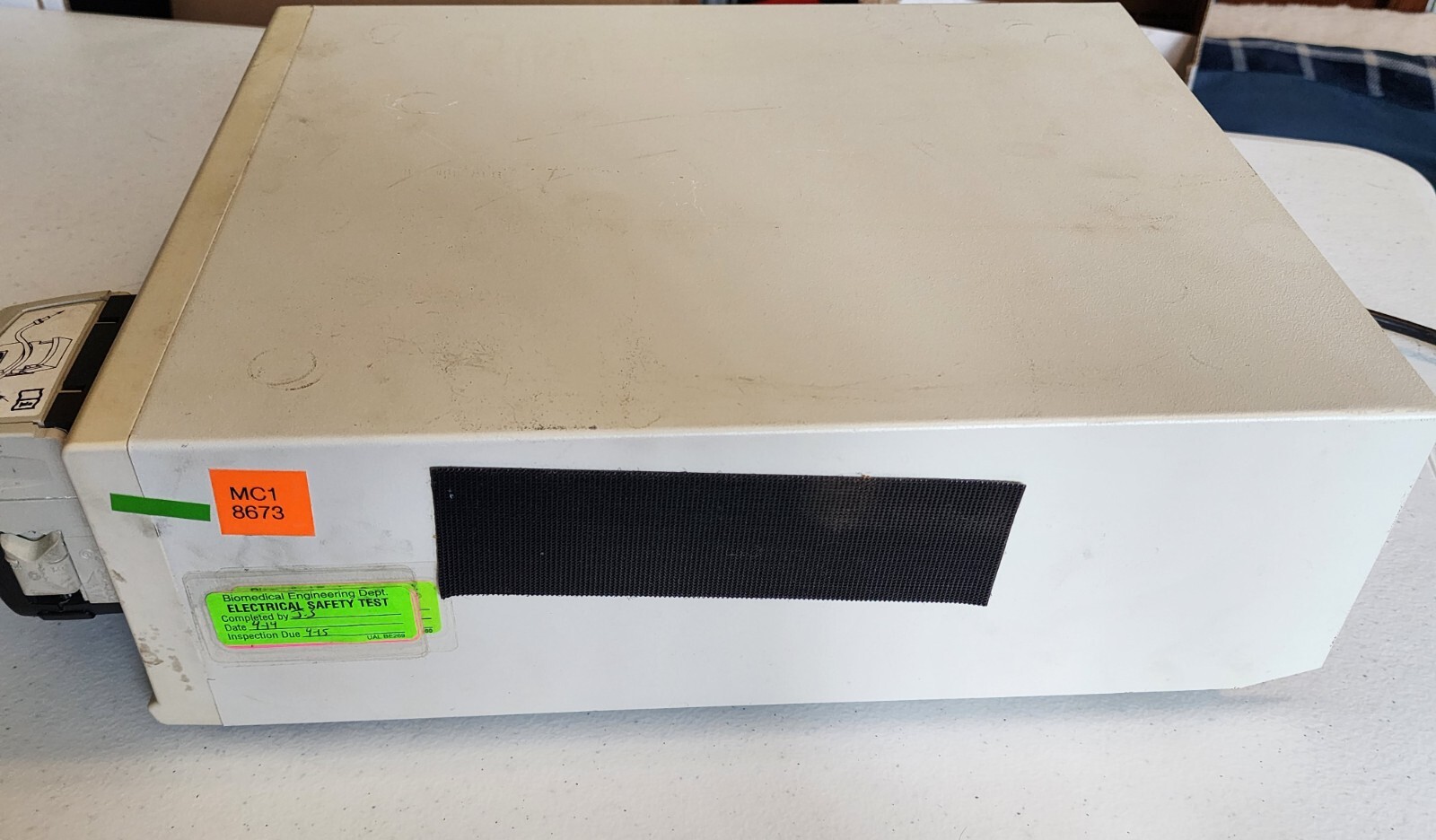 Olympus AFU-100 Endoscopic Flushing Pump «this unit powered up and sold as is»