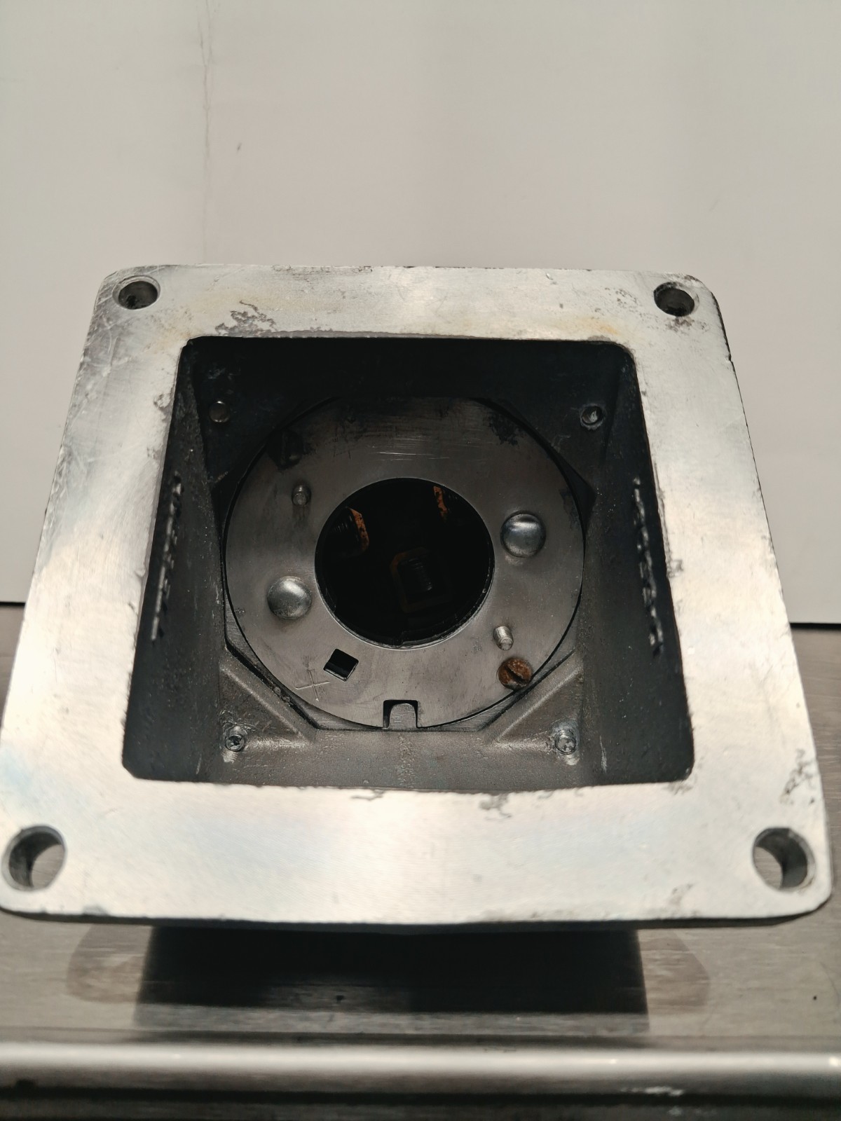 Hubbell HBL26420 60A 600V Hubbellock Industrial Locking Receptacle/HBL26404