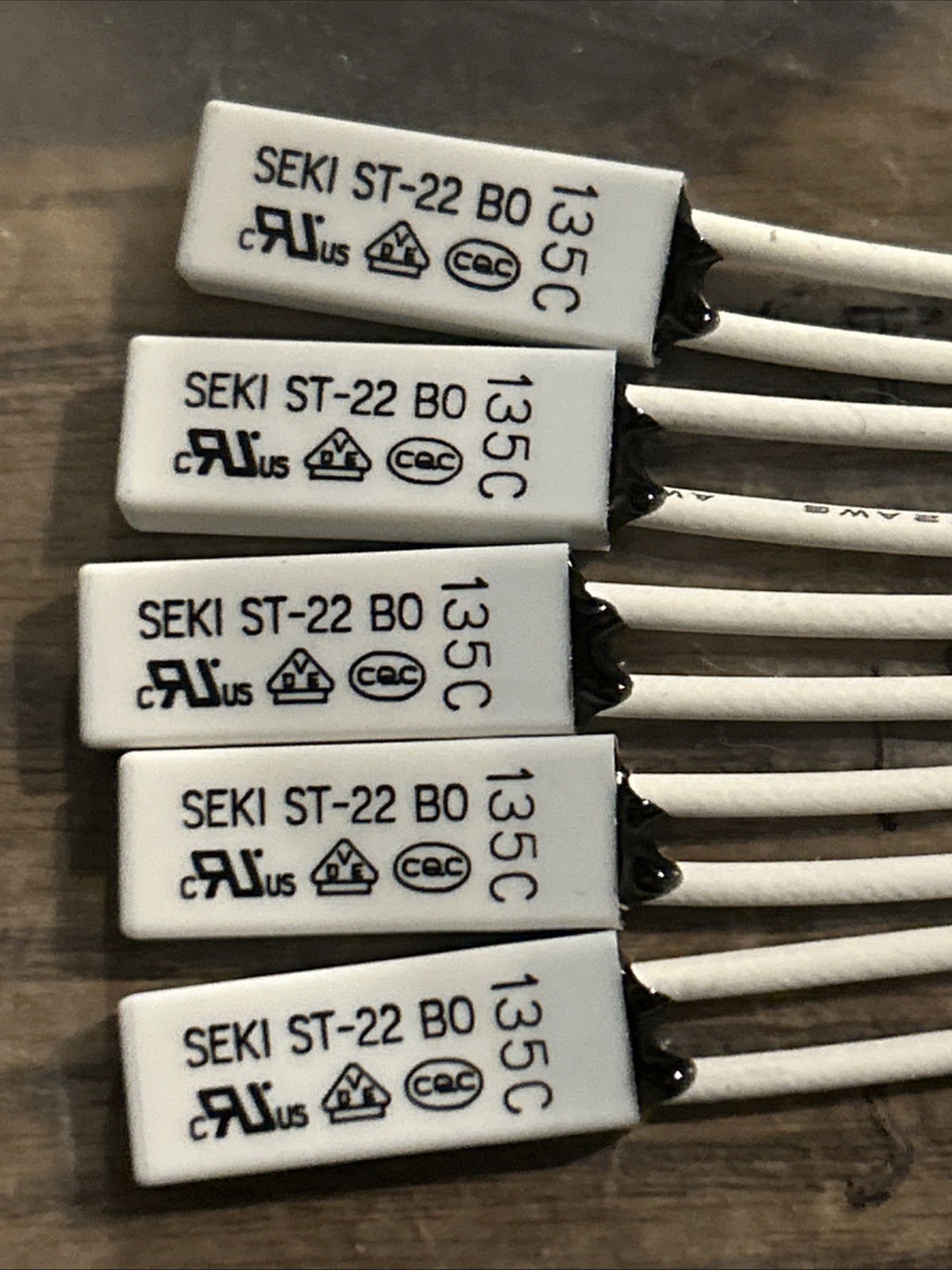 SEKI ST-22 5EA/LOT Bimetal Thermal Protector, 135ºC