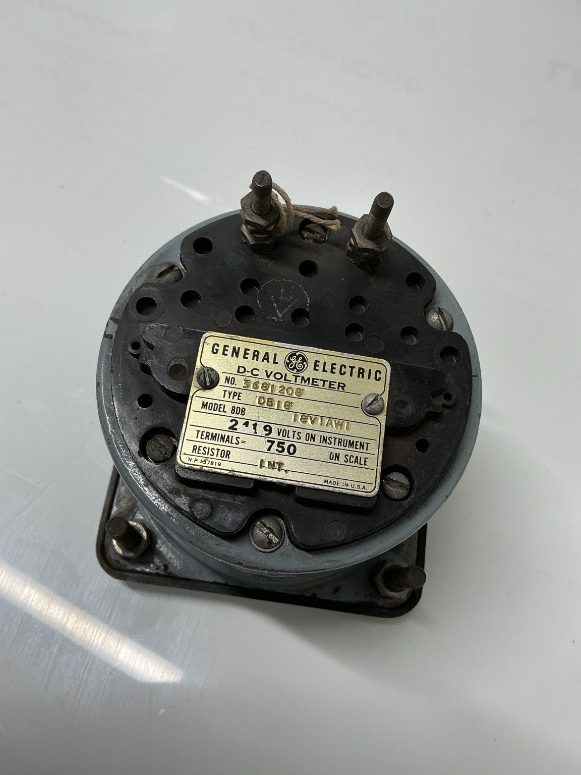GE DB18 D-C Voltmeter Tachometer 0-750 RPM Panel Meter Model 8DB. AC-544