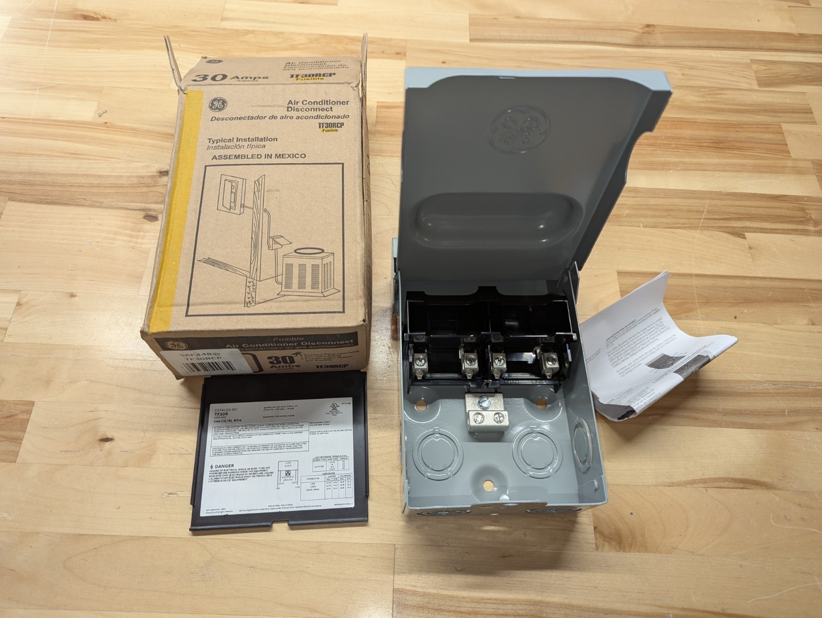 GE Air Conditioner Disconnect T30RCP [30-Amp 120/240Volt Fused]