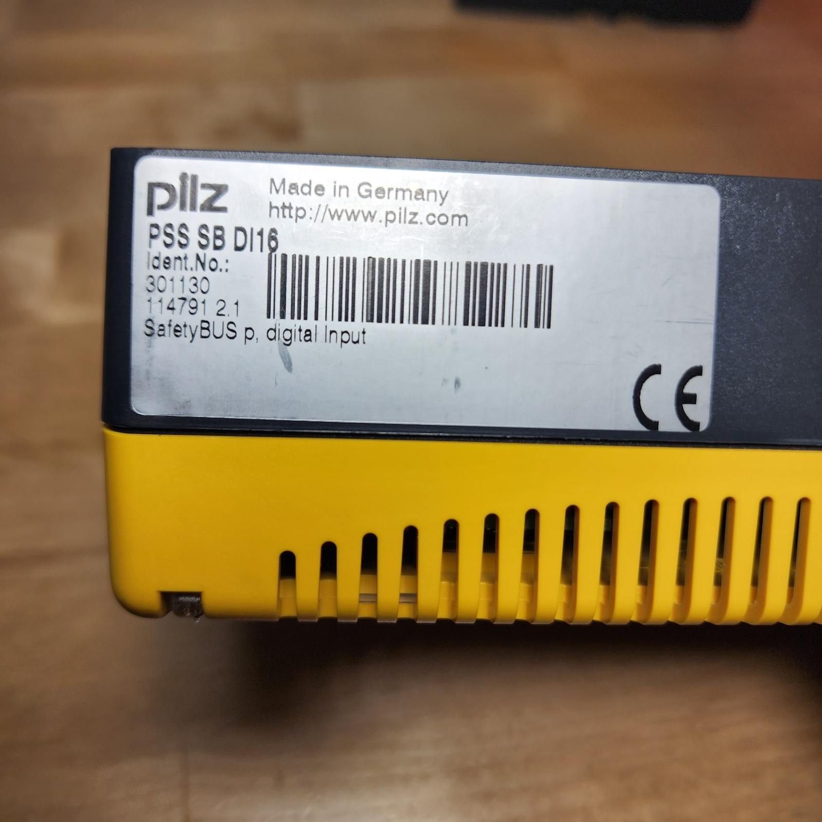 Pilz 301130 PSS SB DI16 SafetyBUS p 16-Channel Digital Input Module 24VDC