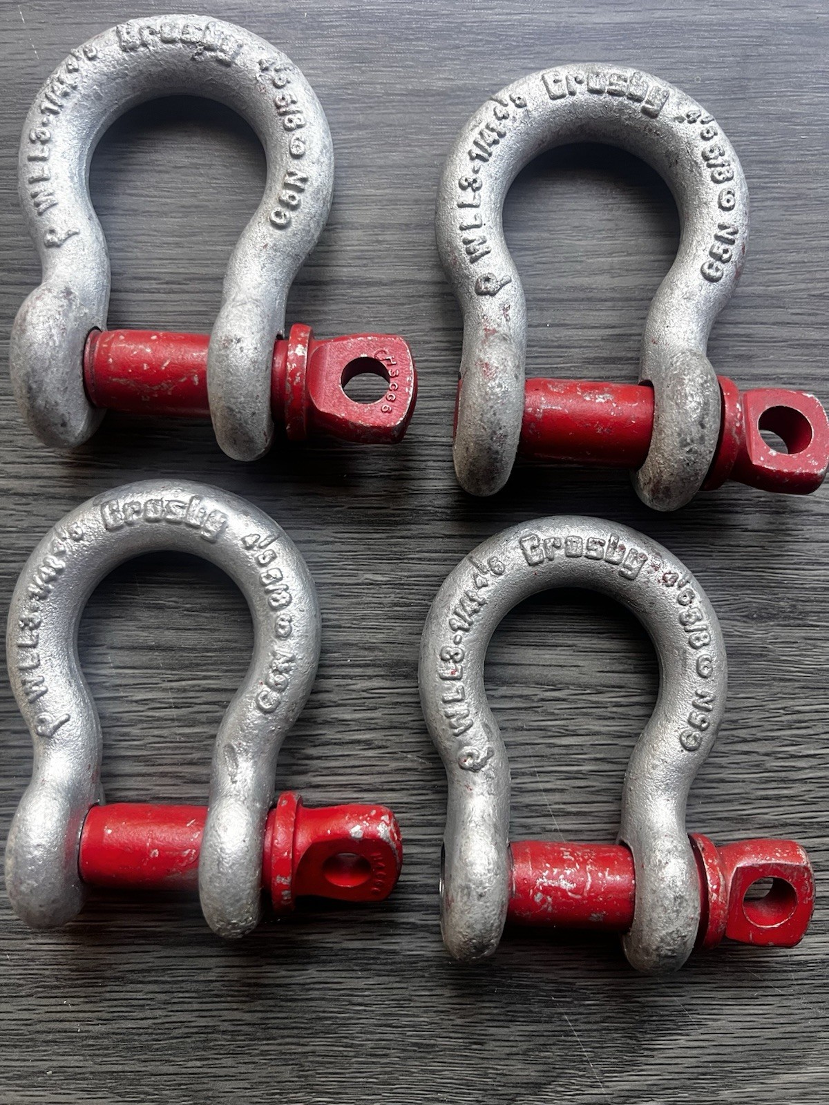 4 NEW CROSBY 5/8 SHACKLES 3-1/4 Ton WLL MADE IN THE USA.
